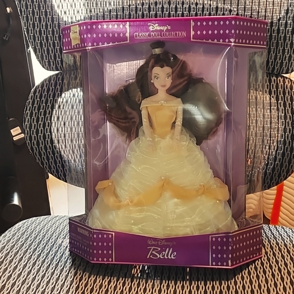 Nib Disney Exclusive Walt Disney Belle